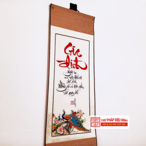 Liễn bo lụa chữ về gia đình, góc chụp 9