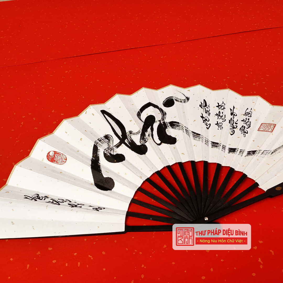 Quạt Cầm Tay Chữ Thư Pháp Việt - Thư Pháp Diệu Bình