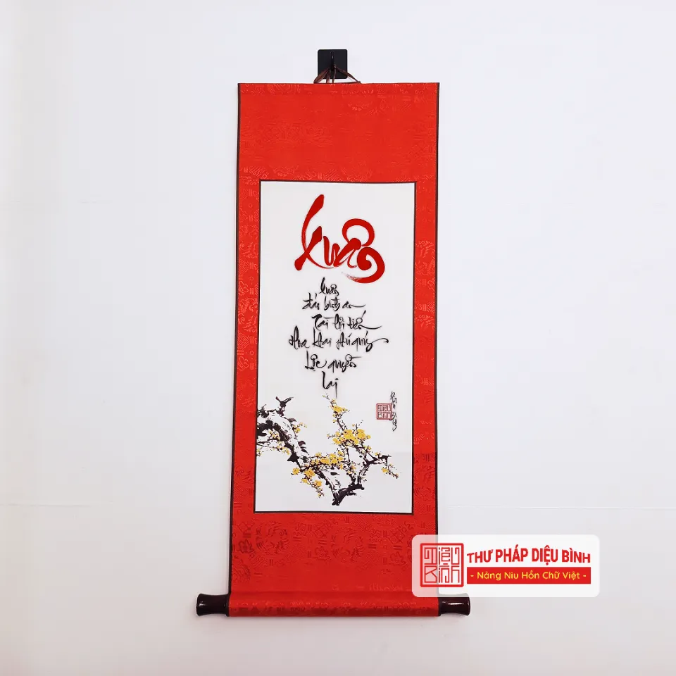 Liễn bo lụa, chữ trang trí Tết